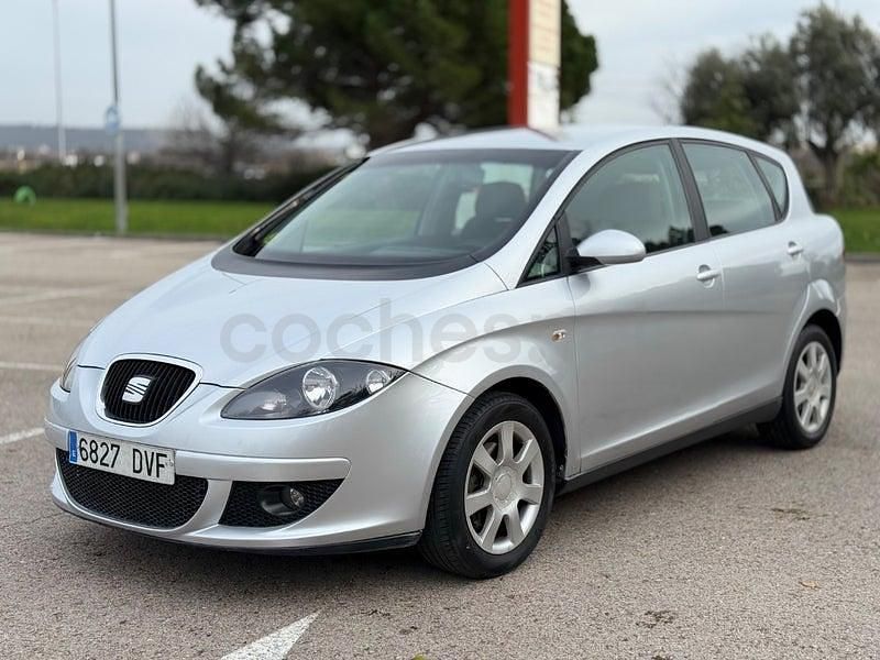Usado Seat Toledo Sport 105 CV (77 kW) 2006 Gris / plata Utilitario