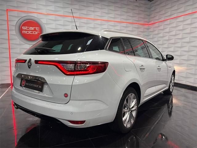 Usado Renault Mégane GrandTour Zen 140 CV (102 kW) 2019 Blanco Familiar