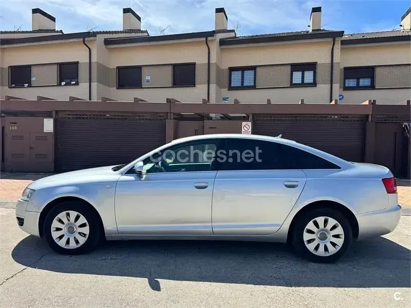 Usado Audi A6 136 CV (100 kW) 2009 Gris / plata Berlina