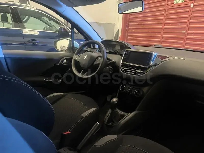 Usado Peugeot 208 Allure 110 CV (80 kW) 2017 Blanco Utilitario