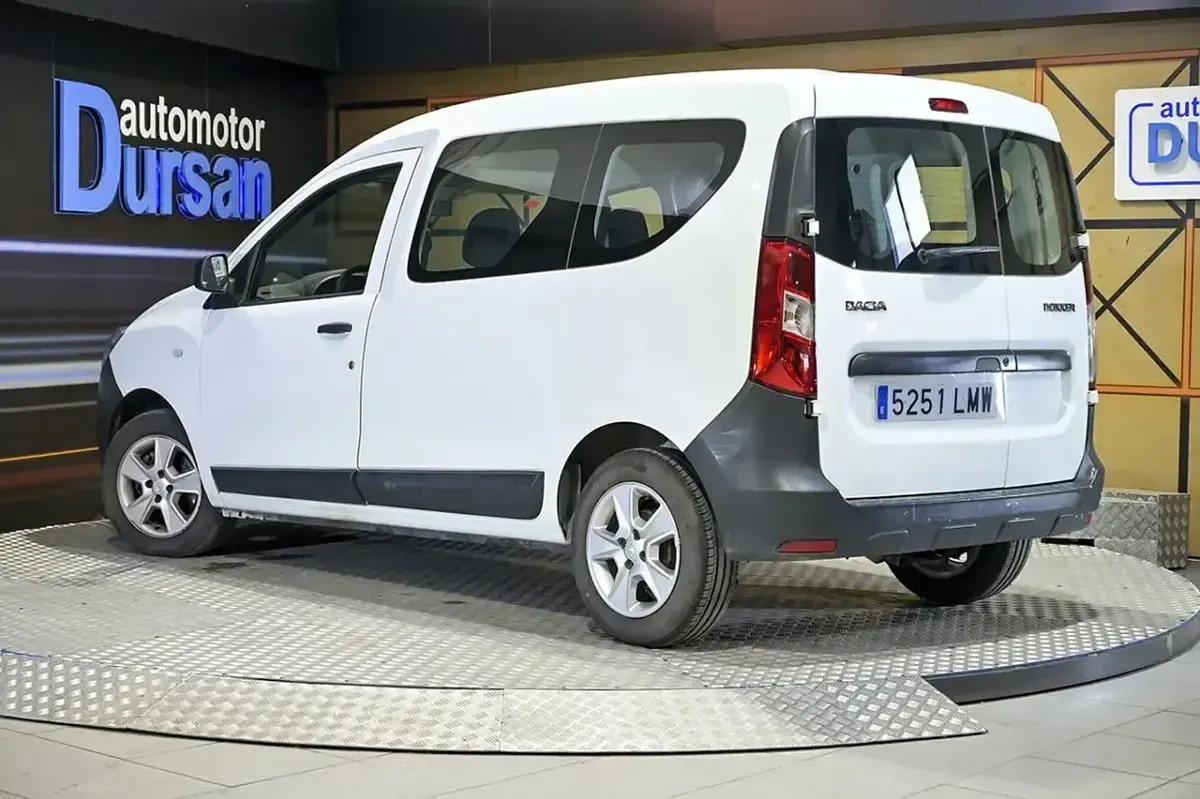 Usado Dacia Dokker Essentiel 95 CV (69 kW) 2021 Blanco Monovolumen