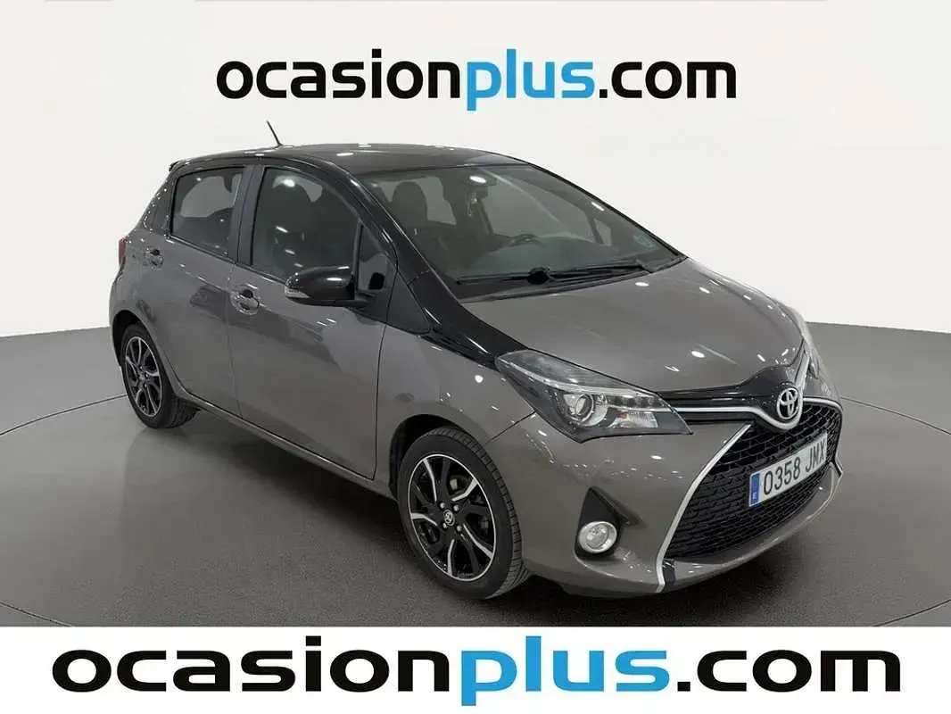 Usado Toyota Yaris 99 CV (72 kW) 2016 Gris Utilitario