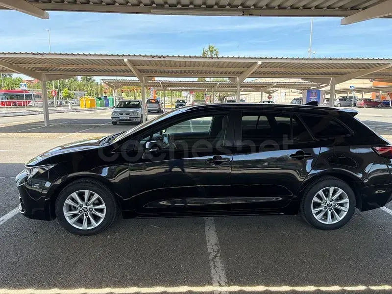 Usado Toyota Corolla Active 140 CV (102 kW) 2023 Negro Familiar