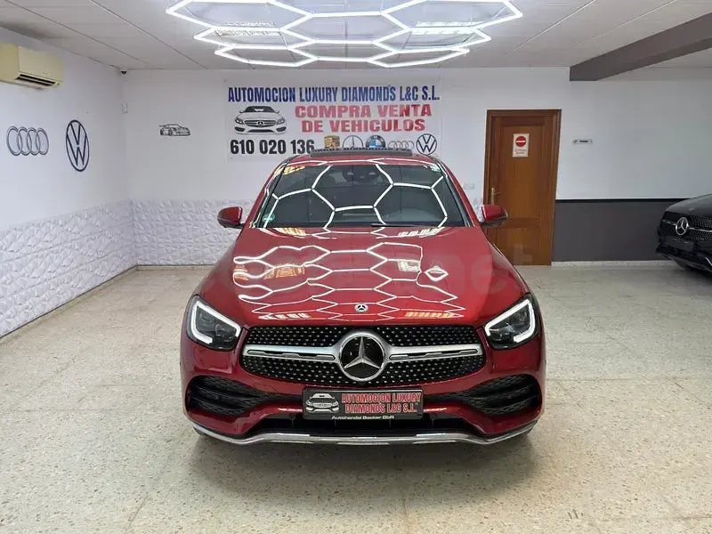 Usado Mercedes GLC220 194 CV (142 kW) 2020 Granate SUV