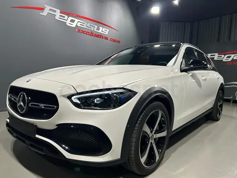 Usado Mercedes C220 200 CV (147 kW) 2022 Blanco Familiar