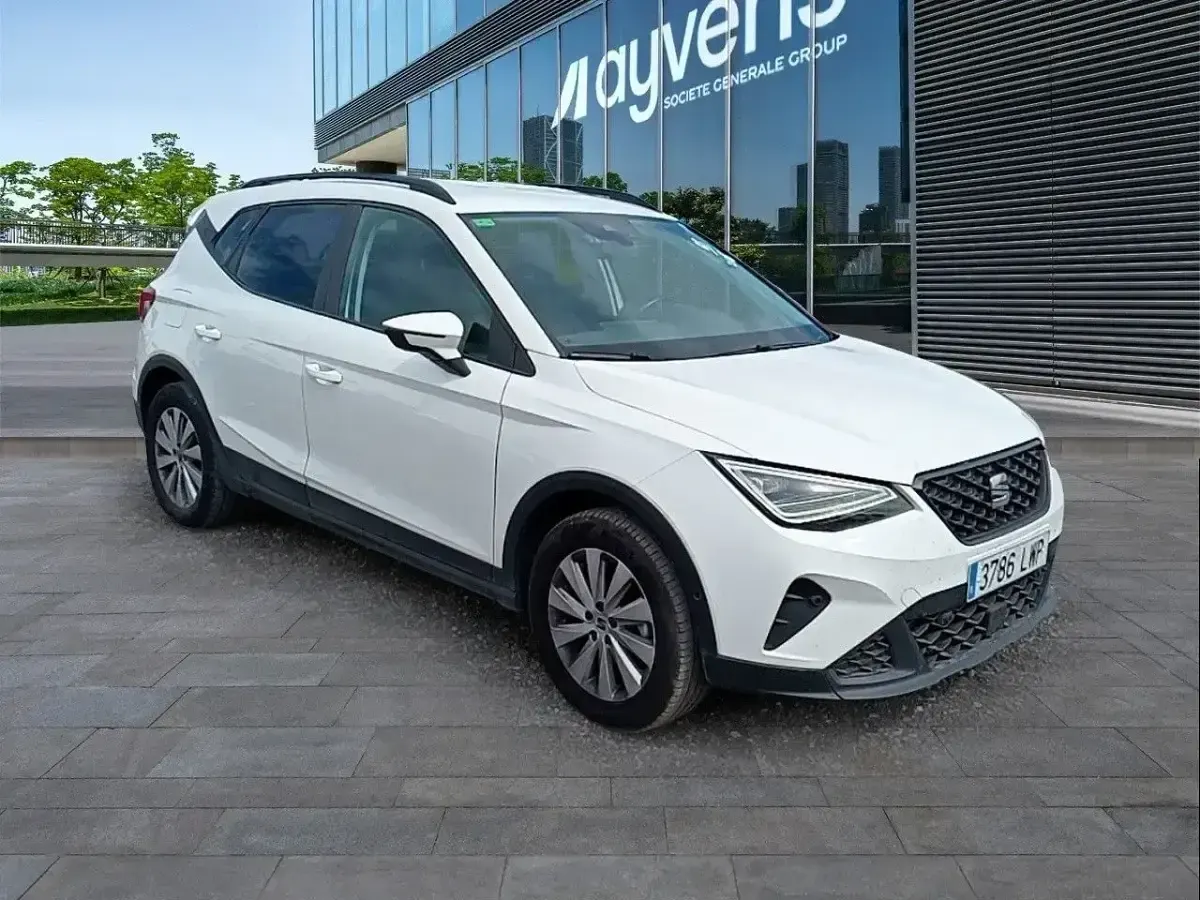 Usado Seat Arona Style Plus 116 CV (85 kW) 2022 Blanco SUV