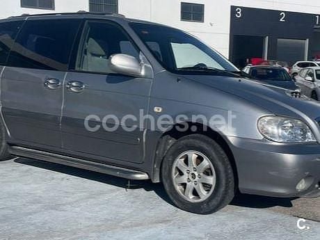 Usado Kia Carnival LX 144 CV (105 kW) 2007 Gris / plata Monovolumen