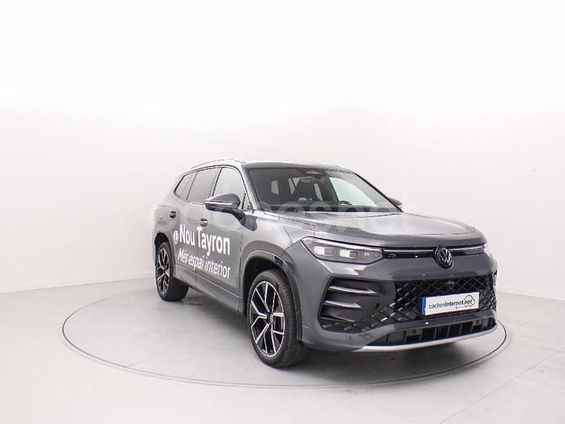 Gris / plata Usado 2025 VW Tayron R-line SUV | 48.990 € (Precio justo) - Imagen 1/4