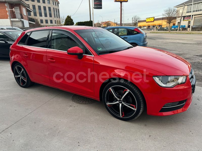 Rojo Usado 2015 Audi A3 Sportback Attraction Berlina | 15.800 € (Buen precio) - Imagen 1/4