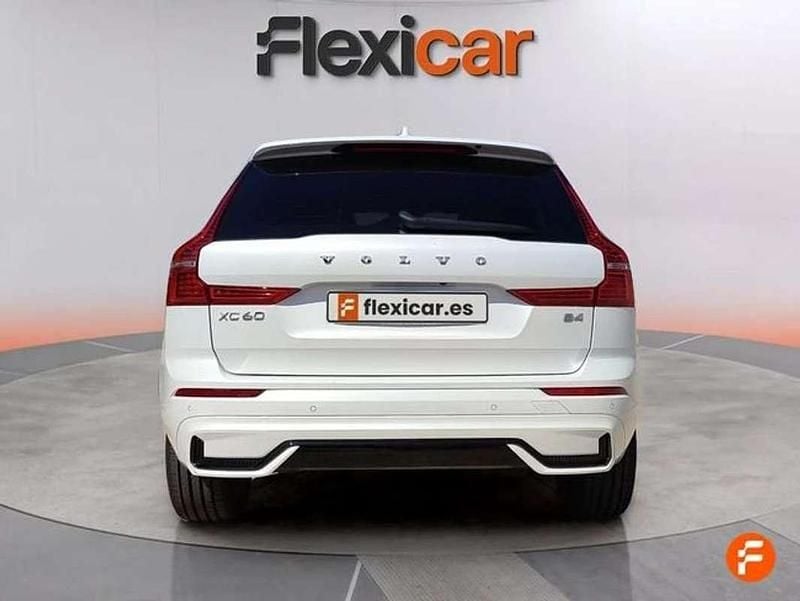 Usado Volvo XC60 Plus 197 CV (144 kW) 2023 Blanco SUV