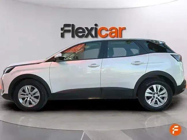 Usado Peugeot 3008 Active 130 CV (95 kW) 2021 Blanco SUV
