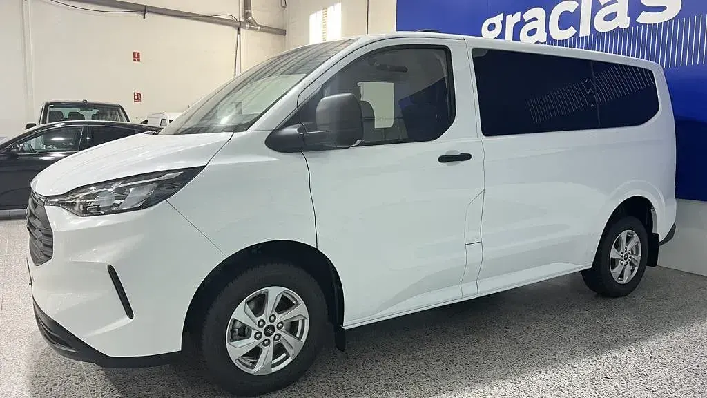 Nuevo Ford Tourneo Custom Trend 136 CV (100 kW) 2025 Blanco Van