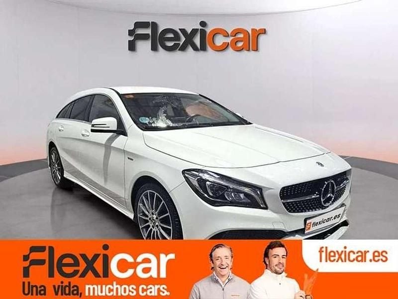 Usado Mercedes CLA200 Shooting Brake 150 CV (110 kW) 2019 Blanco Familiar
