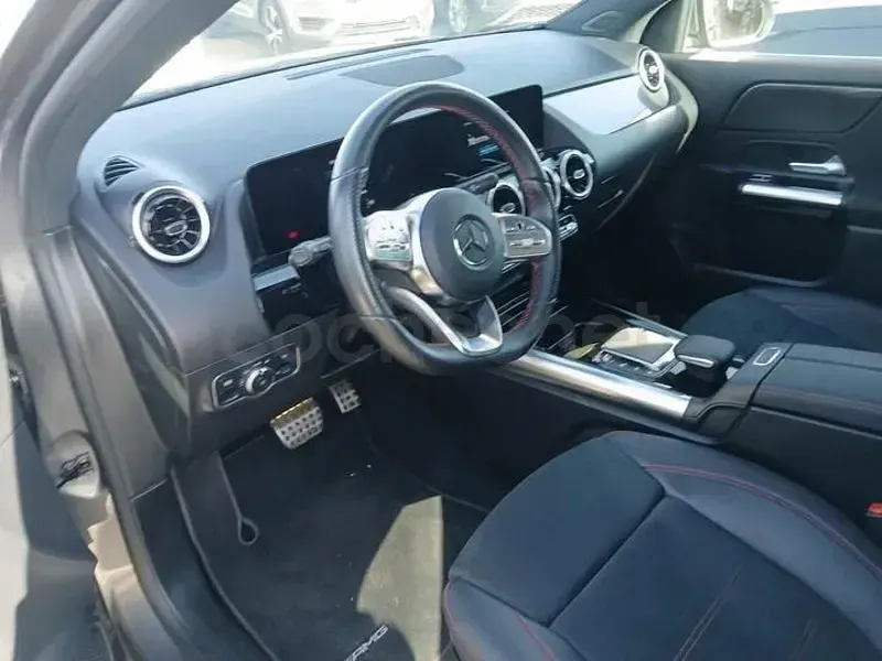 Usado Mercedes GLA200 150 CV (110 kW) 2021 Gris / plata SUV