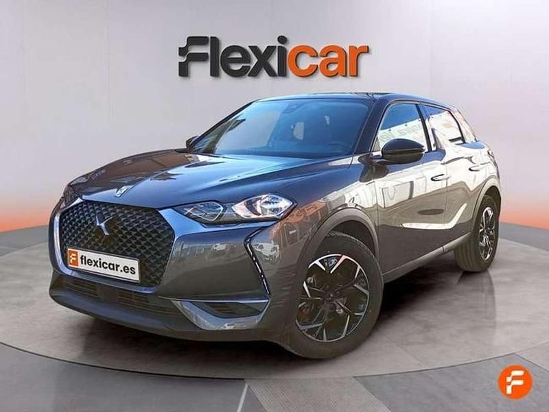 Usado DS Automobiles DS3 Crossback Chic 110 CV (80 kW) 2021 Gris SUV