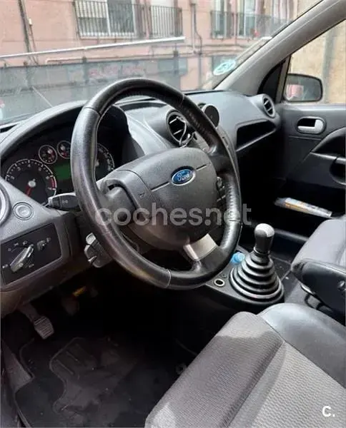 Usado Ford Fiesta Sport 100 CV (73 kW) 2007 Amarillo Utilitario