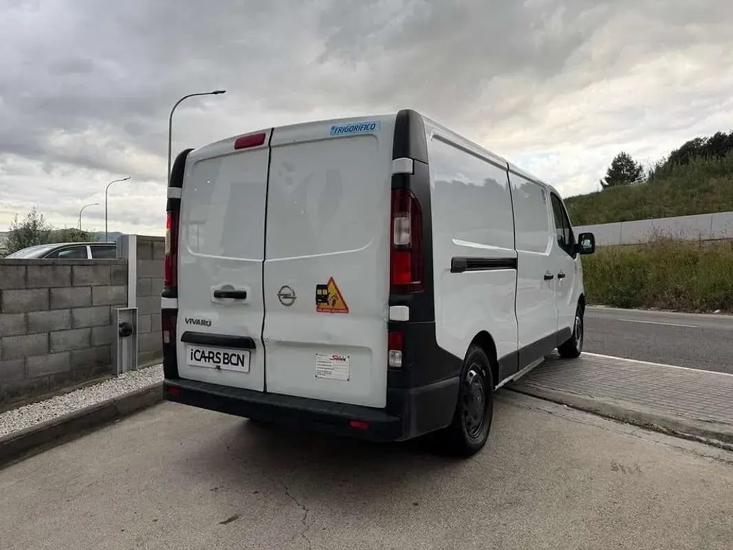 Usado Opel Vivaro Expression 95 CV (69 kW) 2017 Blanco Monovolumen