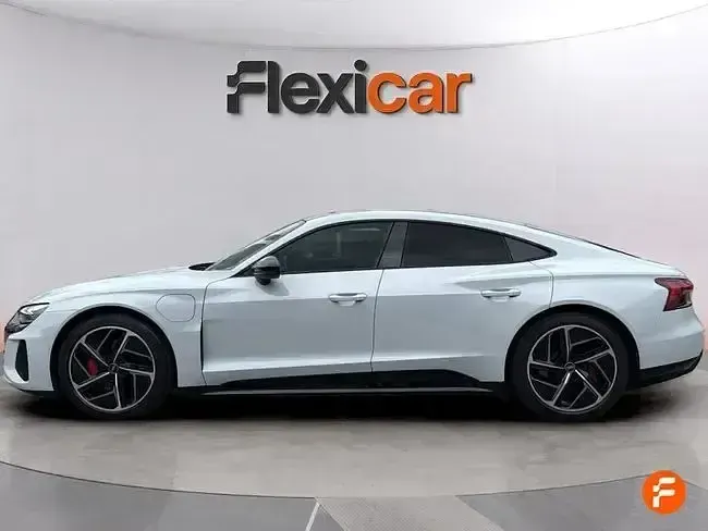 Usado Audi e-tron 350 kW (476 CV) 2021 Blanco SUV