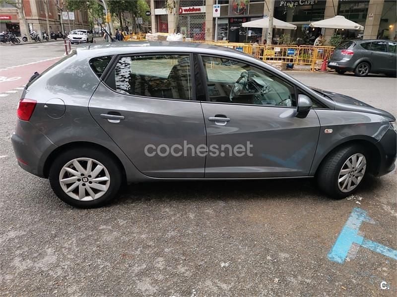 Usado Seat Ibiza Style 105 CV (77 kW) 2015 Gris / plata Berlina