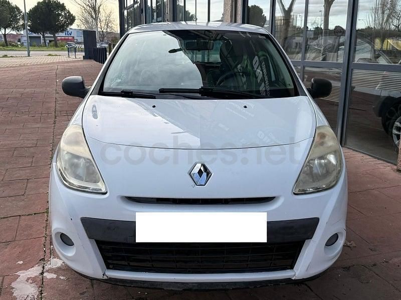 Usado Renault Clio II Authentique 75 CV (55 kW) 2009 Blanco Berlina