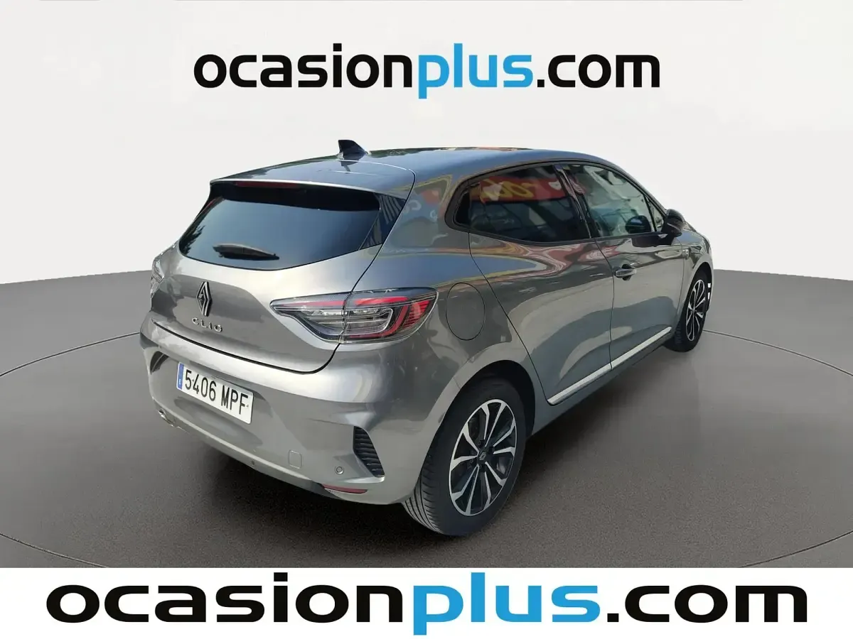 Usado Renault Clio Techno 91 CV (66 kW) 2024 Gris Utilitario