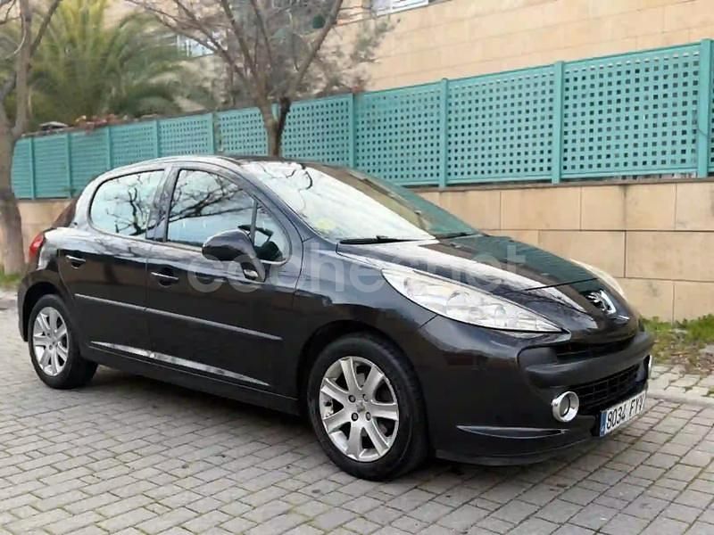 Usado Peugeot 207 90 CV (66 kW) 2007 Negro Berlina