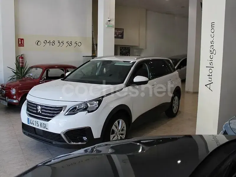Usado Peugeot 5008 Style 120 CV (88 kW) 2017 Blanco Monovolumen
