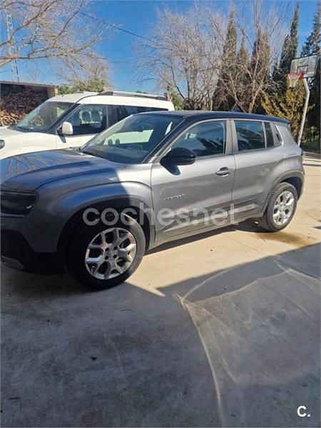 Usado Jeep Avenger 100 CV (73 kW) 2023 Gris / plata SUV