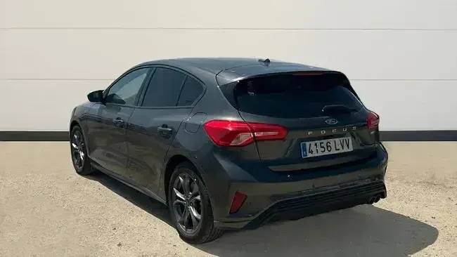 Usado Ford Focus ST-Line 125 CV (91 kW) 2022 Negro Berlina