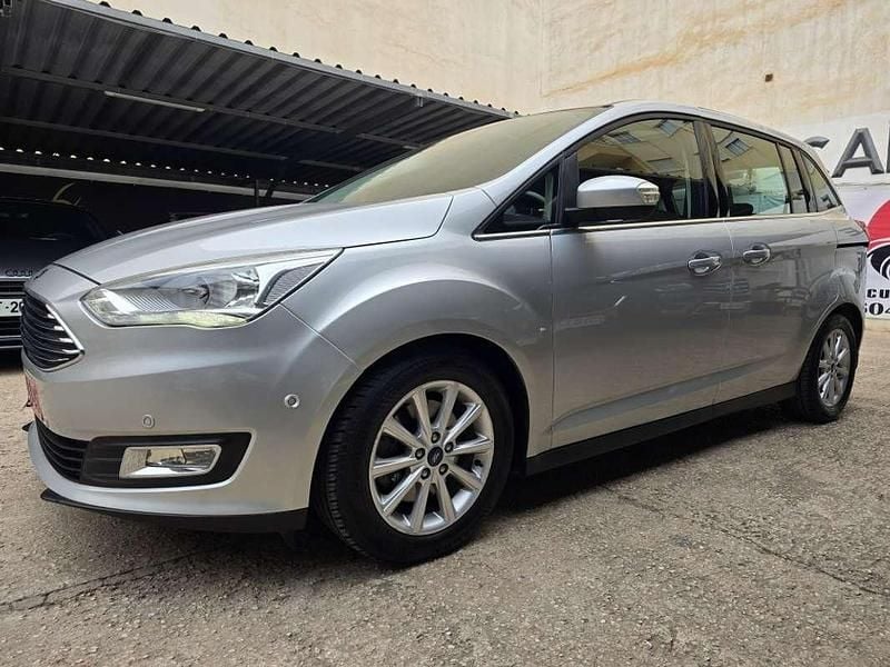 Usado Ford Grand C-Max Trend+ 120 CV (88 kW) 2018 Gris Monovolumen