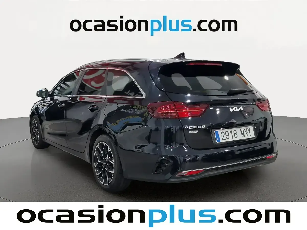 Usado Kia Ceed Style 100 CV (73 kW) 2025 Negro Utilitario