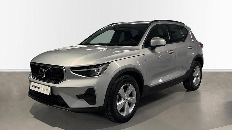 Usado Volvo XC40 129 CV (94 kW) 2023 Gris / plata SUV