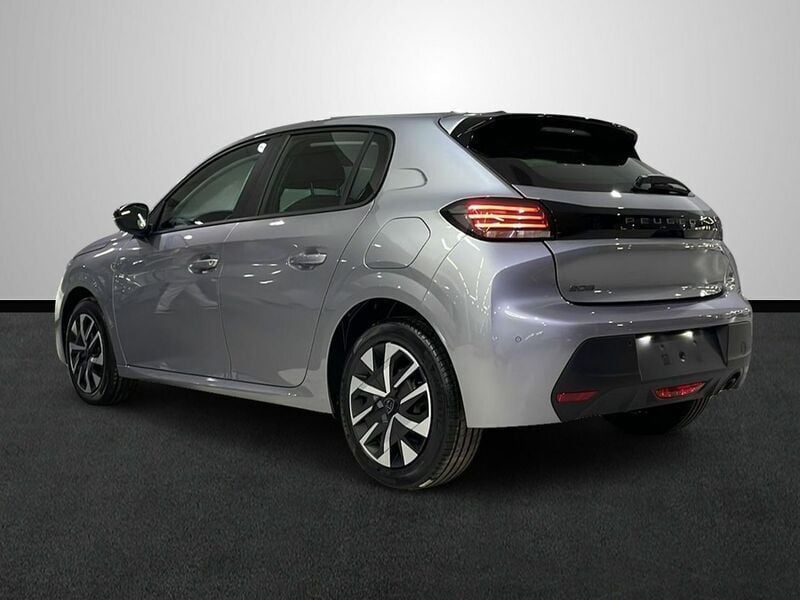 Usado Peugeot 208 Active 110 CV (80 kW) 2024 Gris Utilitario