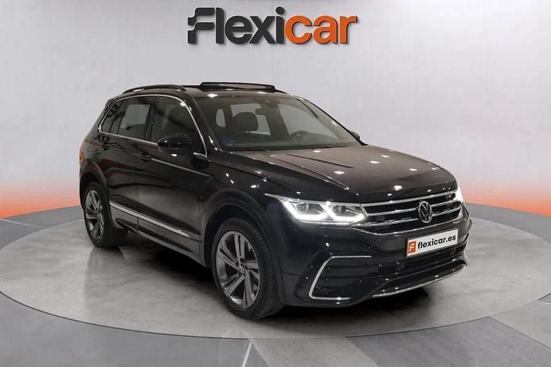 Usado VW Tiguan R-line 245 CV (180 kW) 2022 Negro SUV
