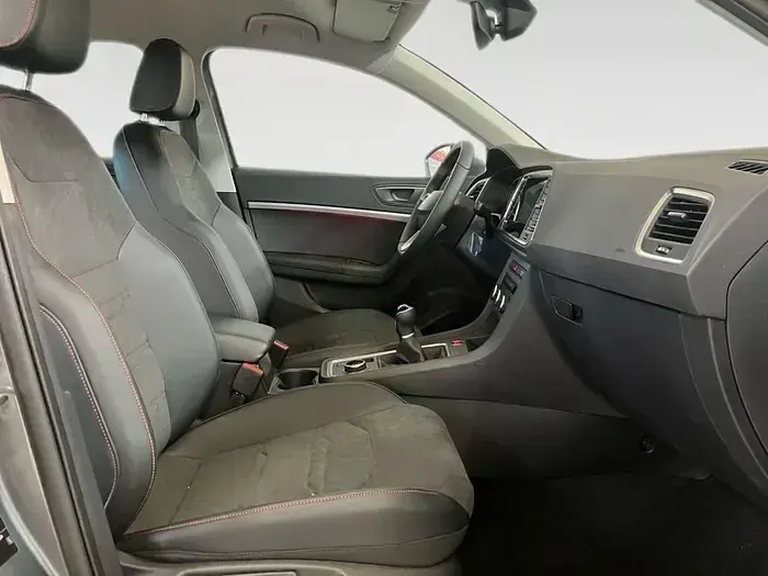Usado Seat Ateca FR 115 CV (84 kW) 2025 Gris SUV