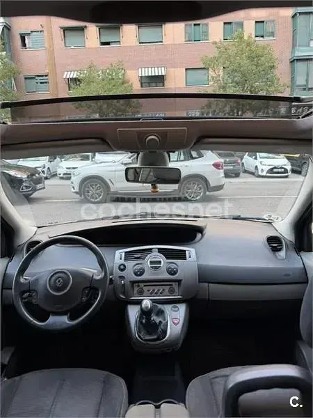 Usado Renault Scénic Dynamique 130 CV (95 kW) 2007 Beige Monovolumen