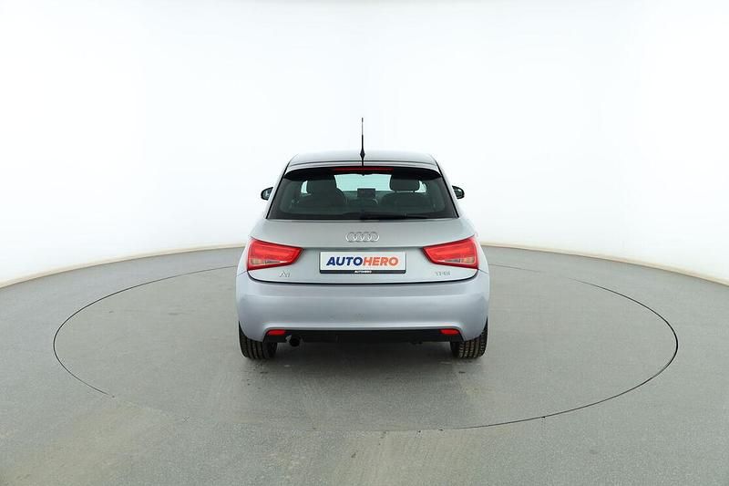 Usado Audi A1 Sportback Attraction 86 CV (63 kW) 2014 Gris Utilitario