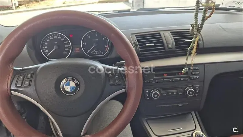 Usado BMW 118 122 CV (89 kW) 2008 Gris / plata Utilitario