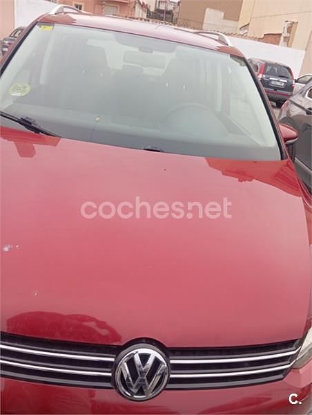Usado VW Touran Advance 105 CV (77 kW) 2011 Rojo Monovolumen