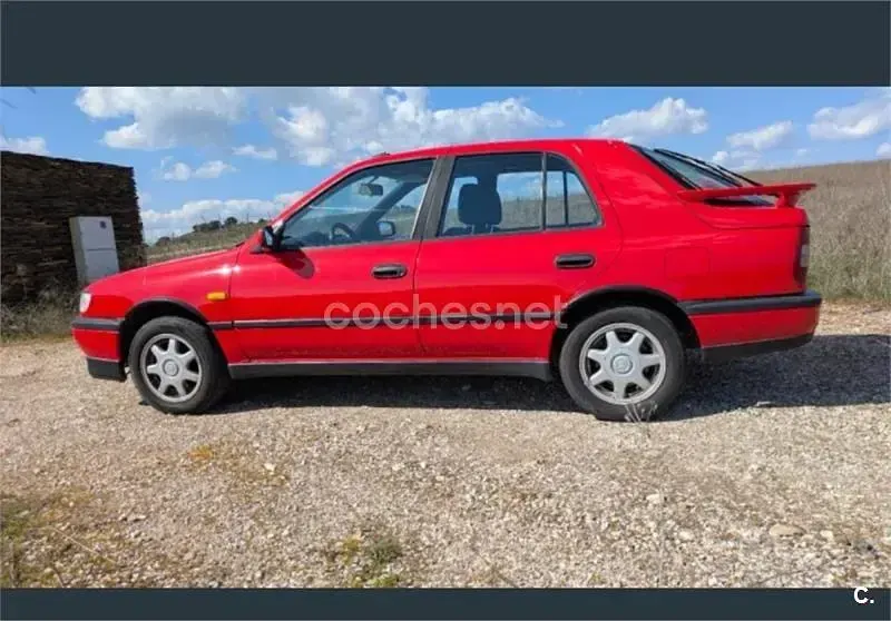 Usado Nissan Sunny 143 CV (105 kW) 1992 Rojo Berlina