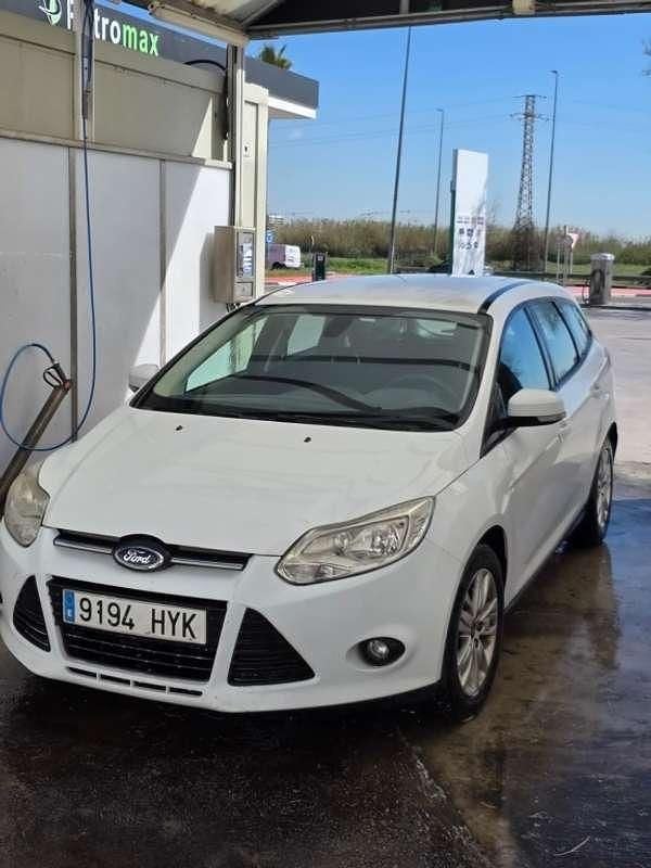Usado Ford Focus Trend 95 CV (69 kW) 2014 Blanco Utilitario