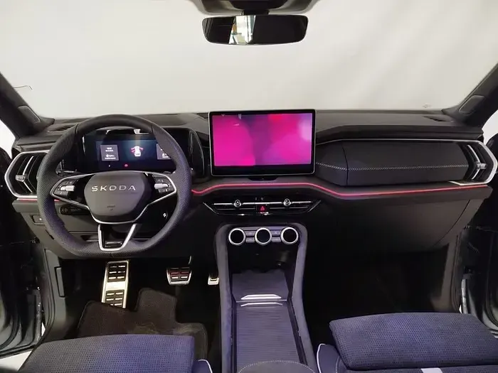 Usado Skoda Kodiaq SportLine 204 CV (150 kW) 2026 Gris SUV