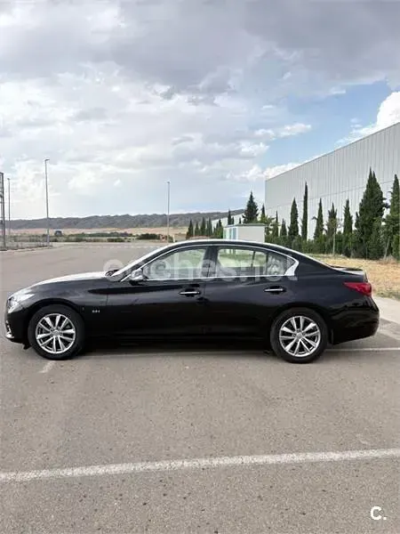 Usado Infiniti Q50 170 CV (125 kW) 2014 Negro Berlina