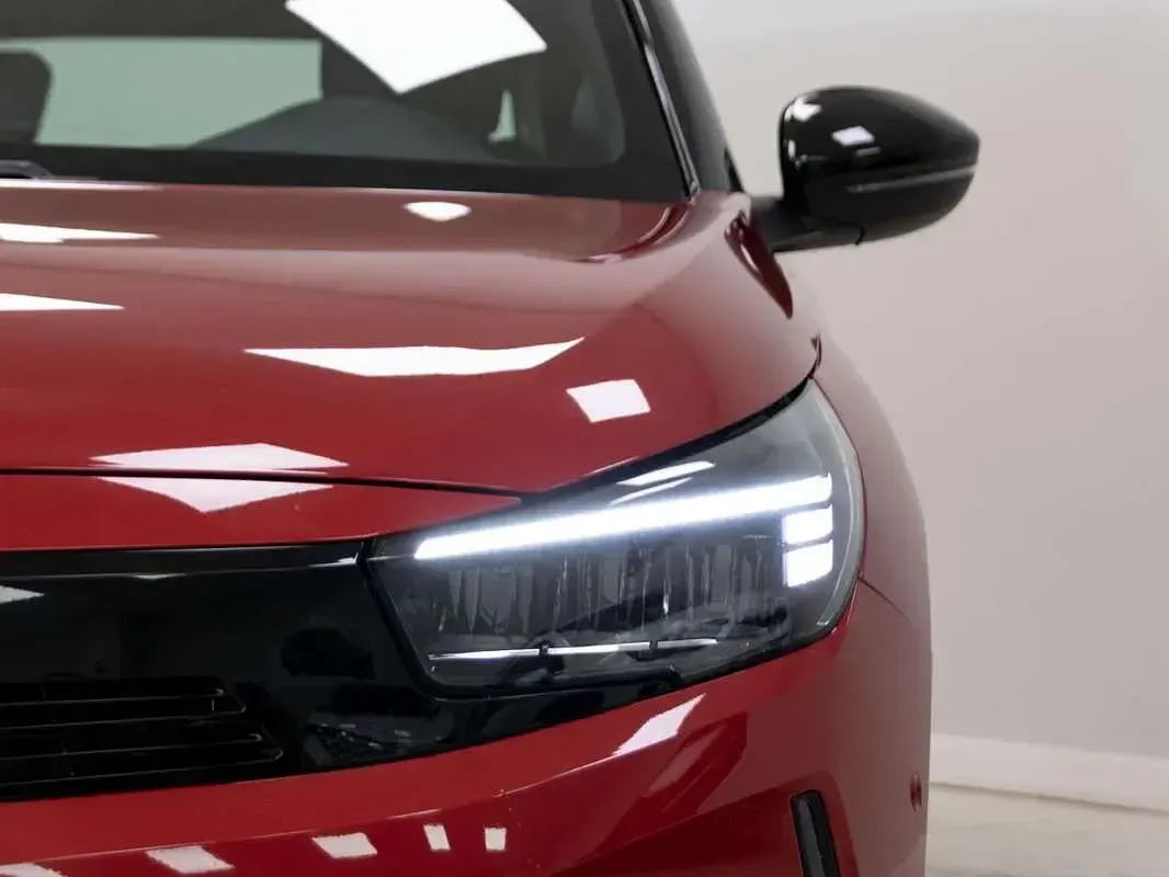 Usado Opel Corsa 101 CV (74 kW) 2025 Rojo Utilitario