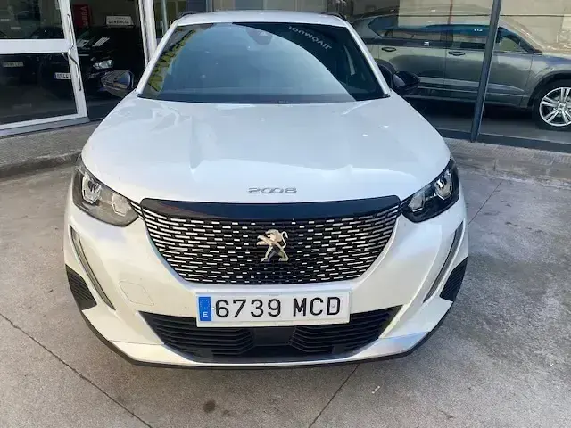 Usado Peugeot 2008 Allure 130 CV (95 kW) 2022 Otro SUV