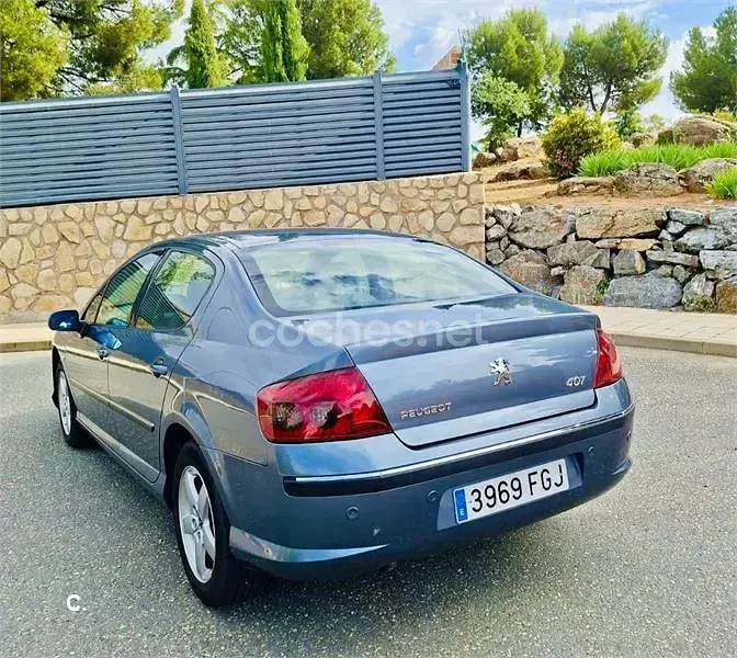 Usado Peugeot 407 Premium 136 CV (100 kW) 2006 Gris / plata Berlina