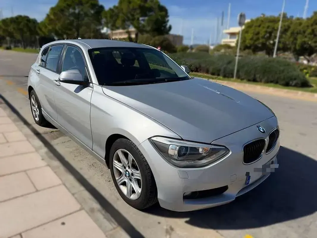 Usado BMW 114 95 CV (69 kW) 2013 Gris Utilitario