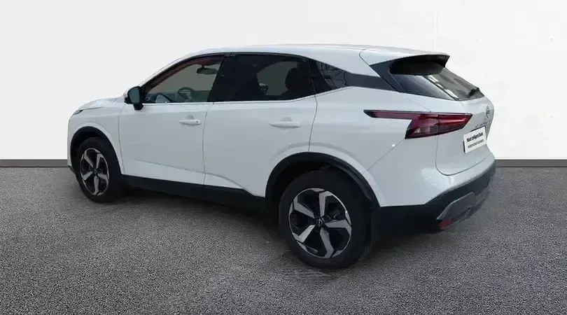 Usado Nissan Qashqai N-Connecta 158 CV (116 kW) 2023 Sapporo white (sólido) SUV