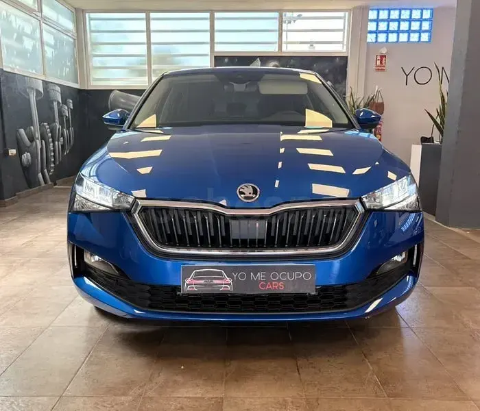 Usado Skoda Scala 115 CV (84 kW) 2025 Azul Utilitario