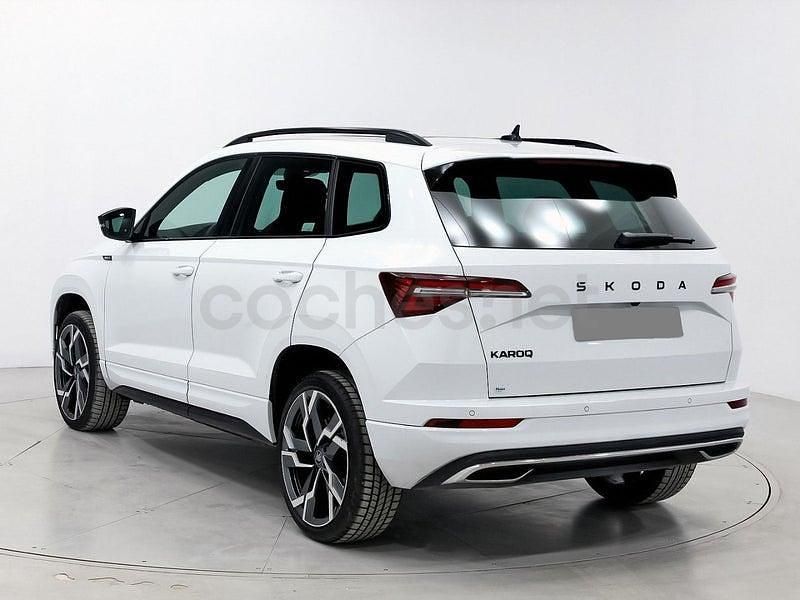Usado Skoda Karoq SportLine 150 CV (110 kW) 2025 Blanco SUV